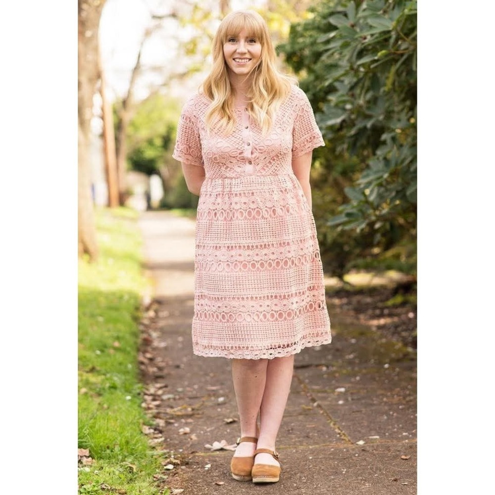 Pologram Dusty Pink Lace Overlay‎ Coquette Modest Dainty Midi Dress Size Small